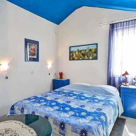 - Pedinka 294e Appartamento Vir