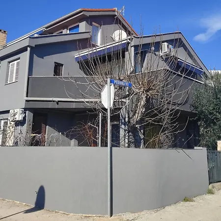 - Pedinka 294e Appartement Vir