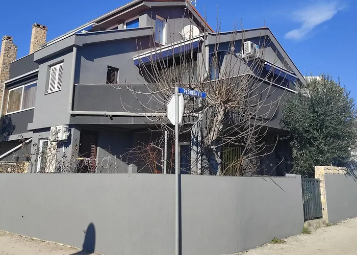 - Pedinka 294e Appartement Vir